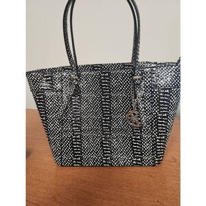 Guess Black-White Embossed Reptile Print Tote Bag (R)